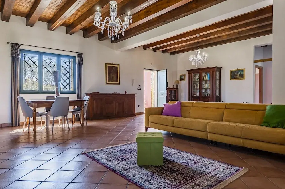 Charming Sea View Villa close to beach