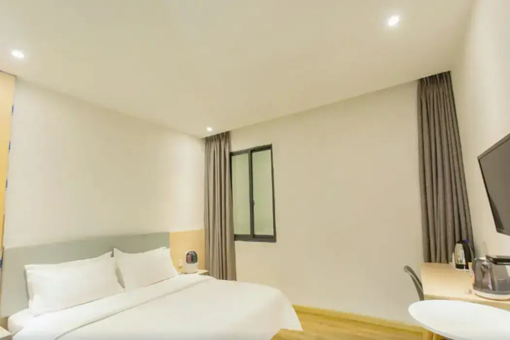 7 Days Inn (Chongqing Longtousi North Square of North Railway Station)