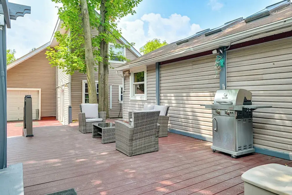 Saratoga Springs Home w/ Hot Tub: Walk to Downtown