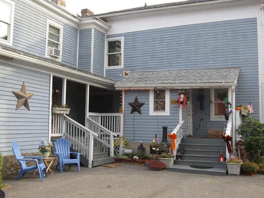 Tin Brook Bed & Breakfast