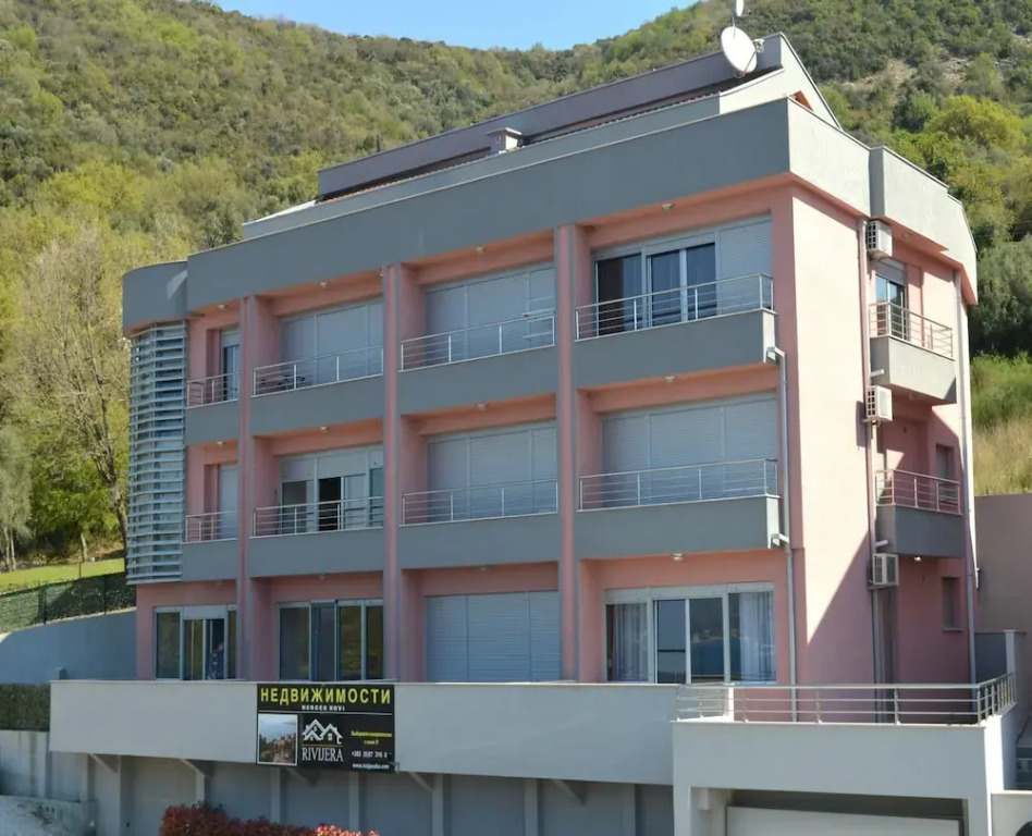 Anika Apartment