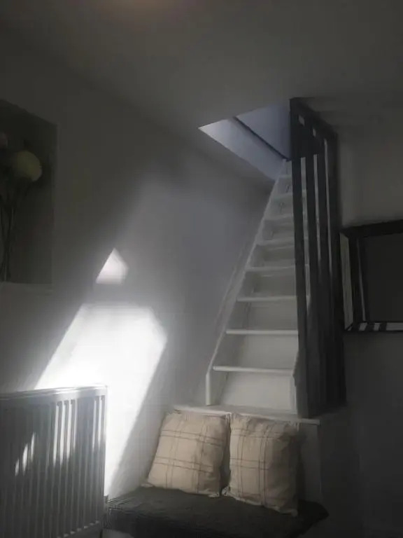Webb place 2 bedroom apartment !