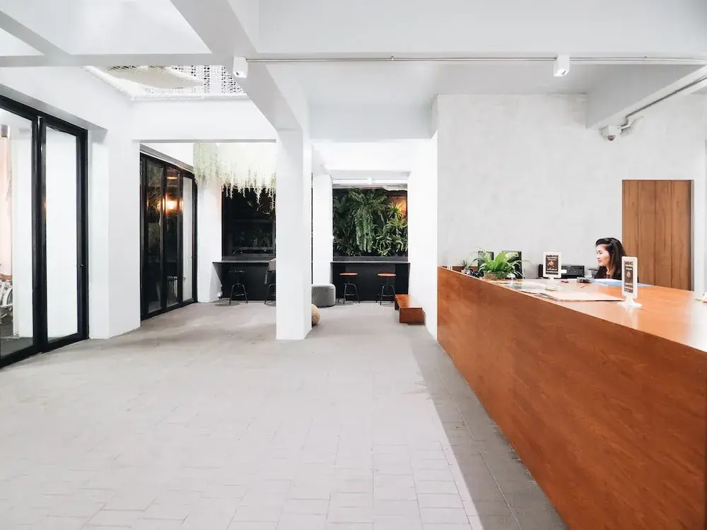 Loyy Hotel - Hostel