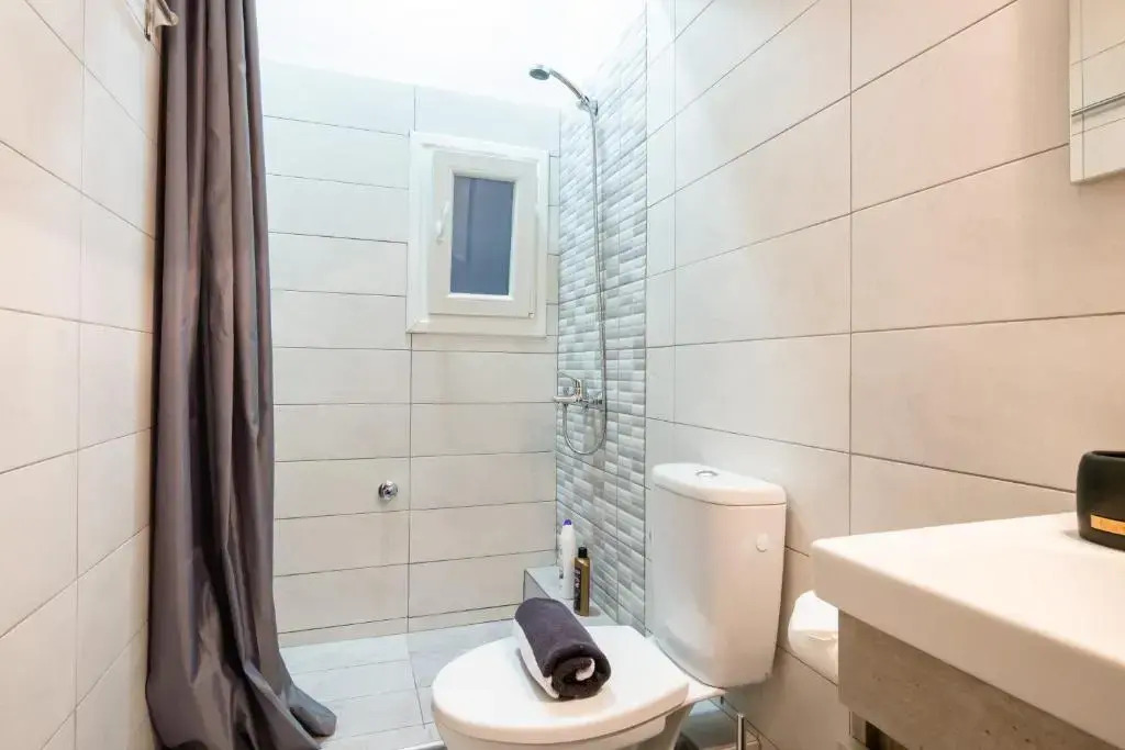 DK Mini Studio White Tower