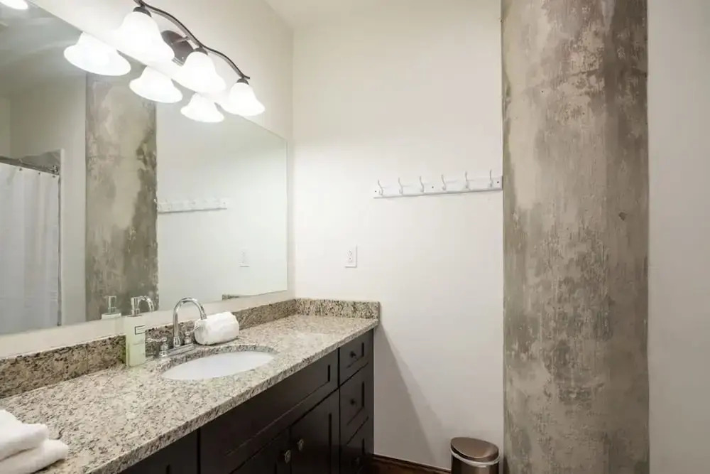 Sosuite 2BR Penthouse w W D Gym On-site Bar