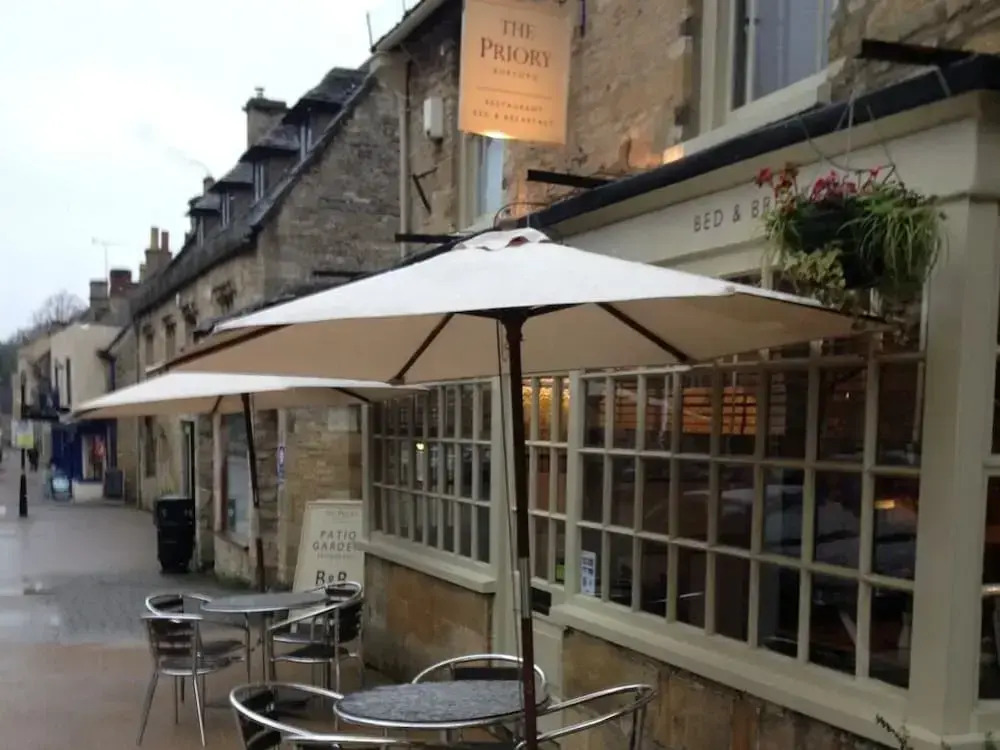 Priory Tearooms Burford with Rooms