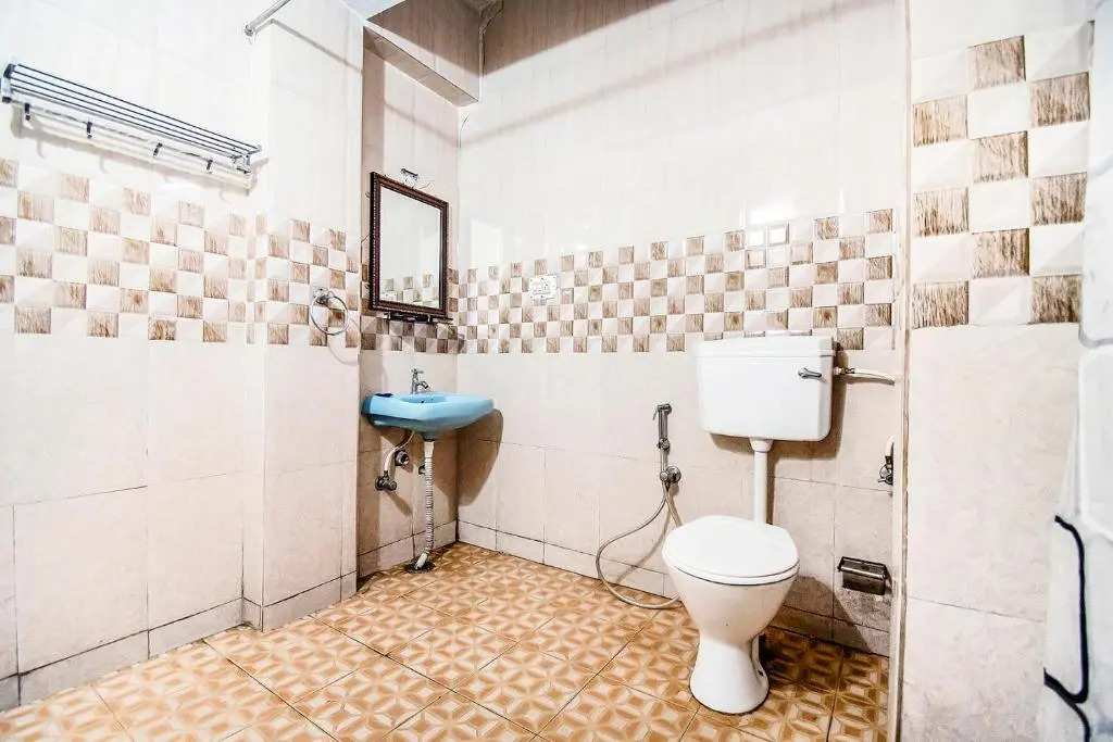 FabHotel Roshan Residency - Nr Kurinji Andavar Temple