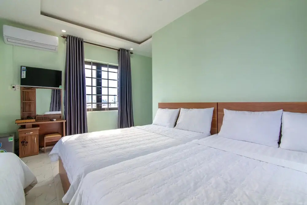 Lucky Hotel by OYO Rooms