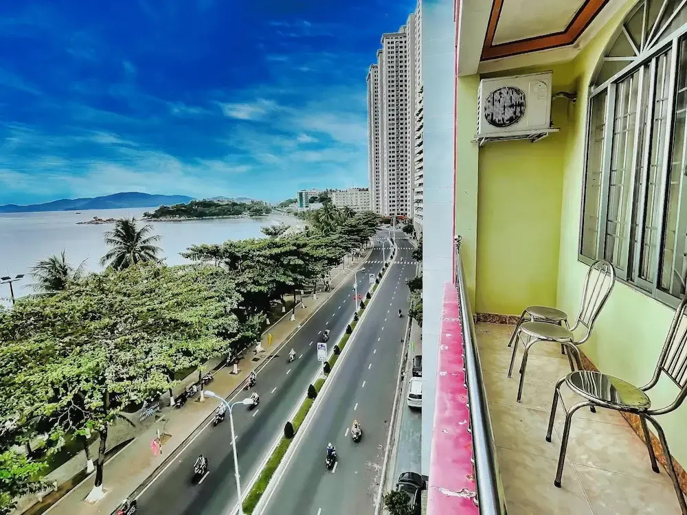 Quang Vinh 2 Hotel