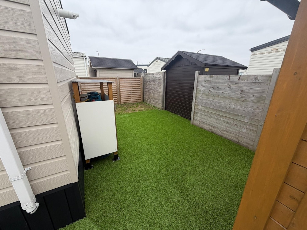 Mobile Home With Garden and Terrace