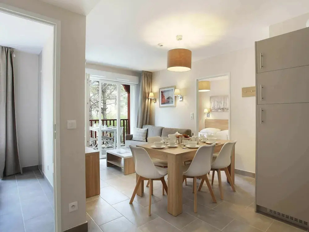 Beautiful apartment with balcony or terrace, near the beach