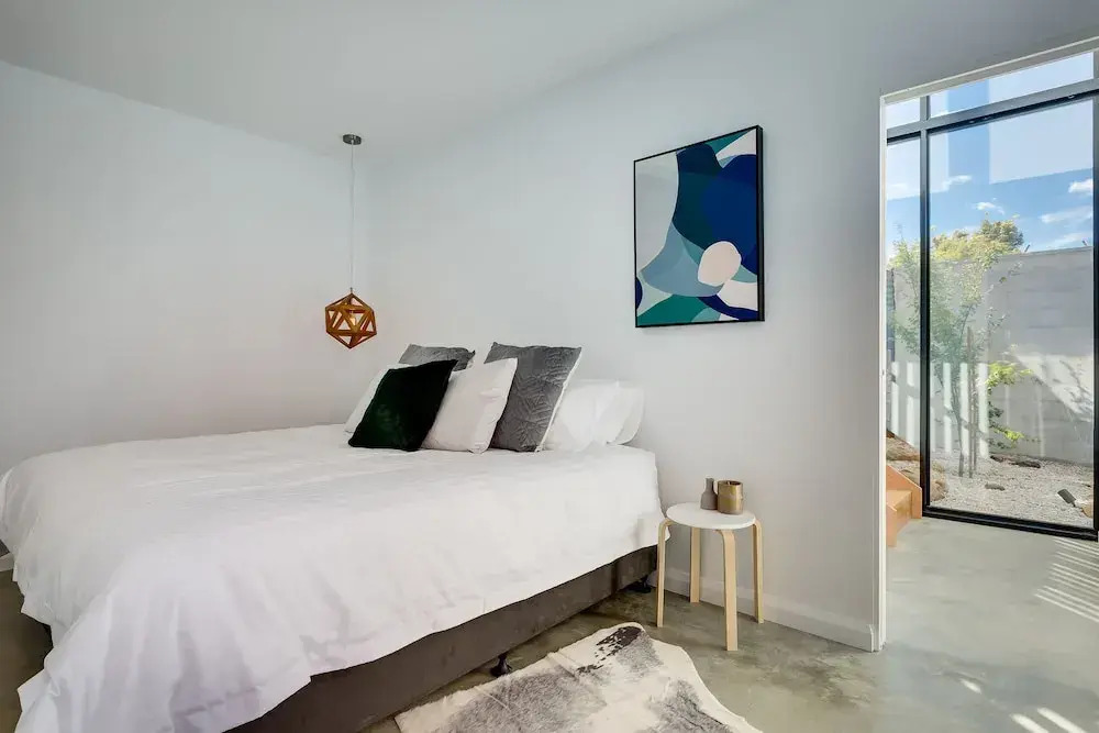 White Room Apartments