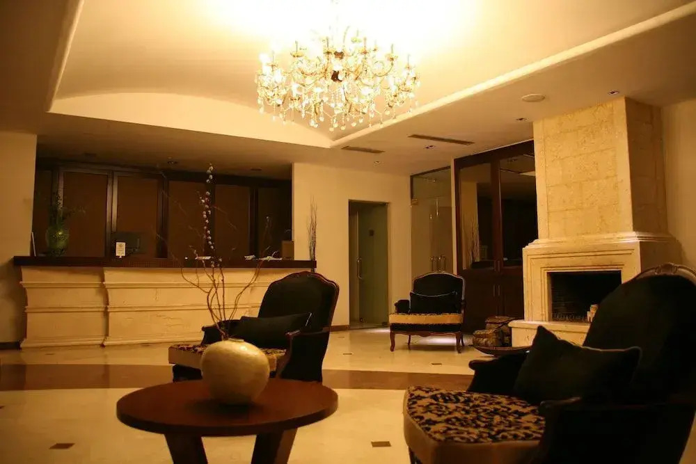 Veltsi Hotel