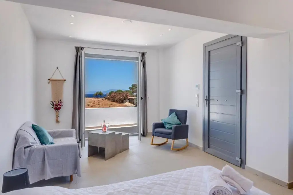 Chrysonisos Suites with Sunset & Seaviews near Kini