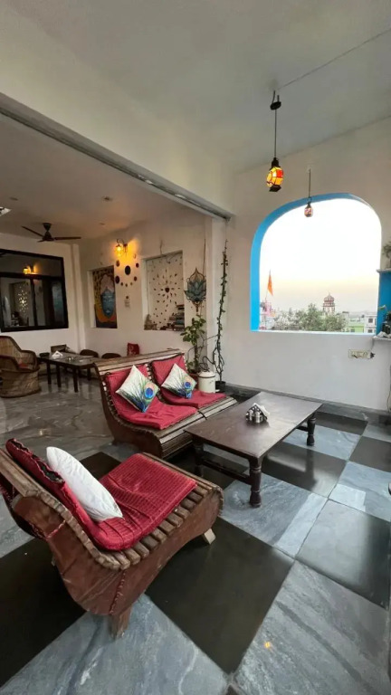 Suri Guest House