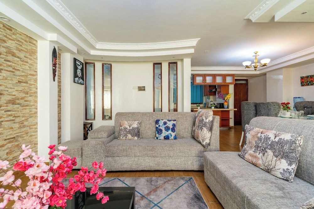 Luxury 4BR Kilimani - Rooftop Pool & Gym