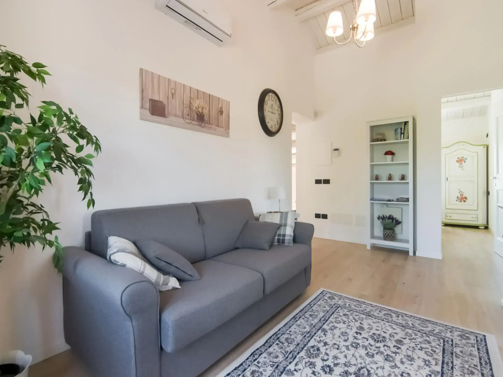 Villa in Ostra Vetere with Pool and Jacuzzis