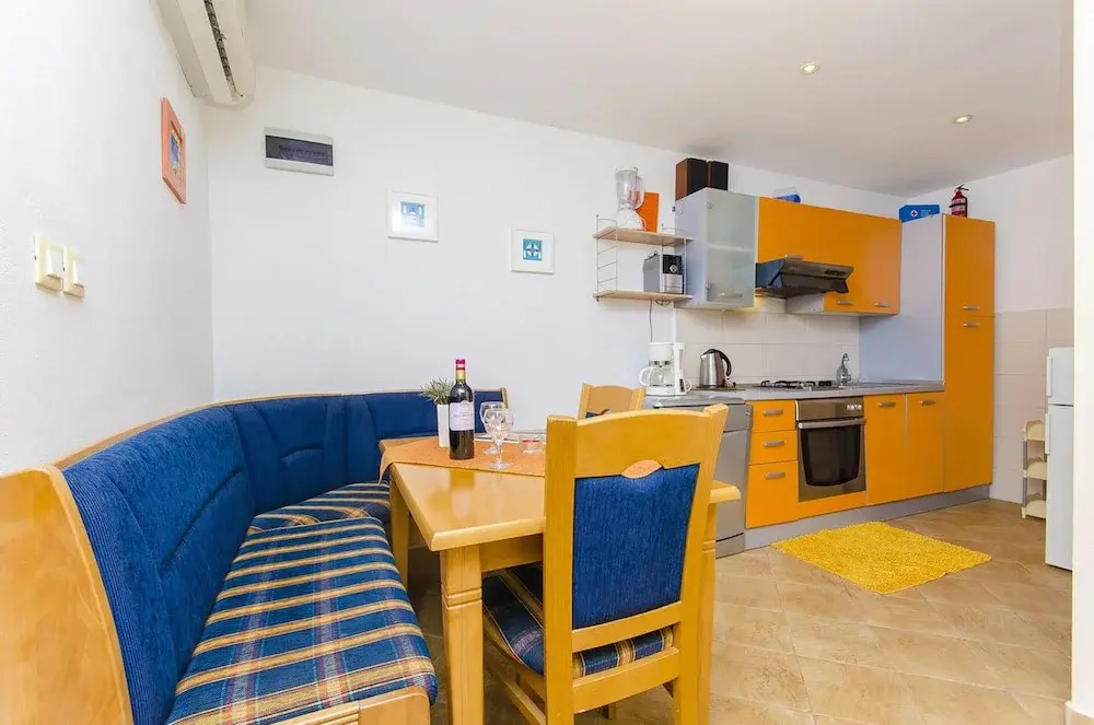 House With one Bedroom in Stari Grad, With Enclosed Garden and Wifi -