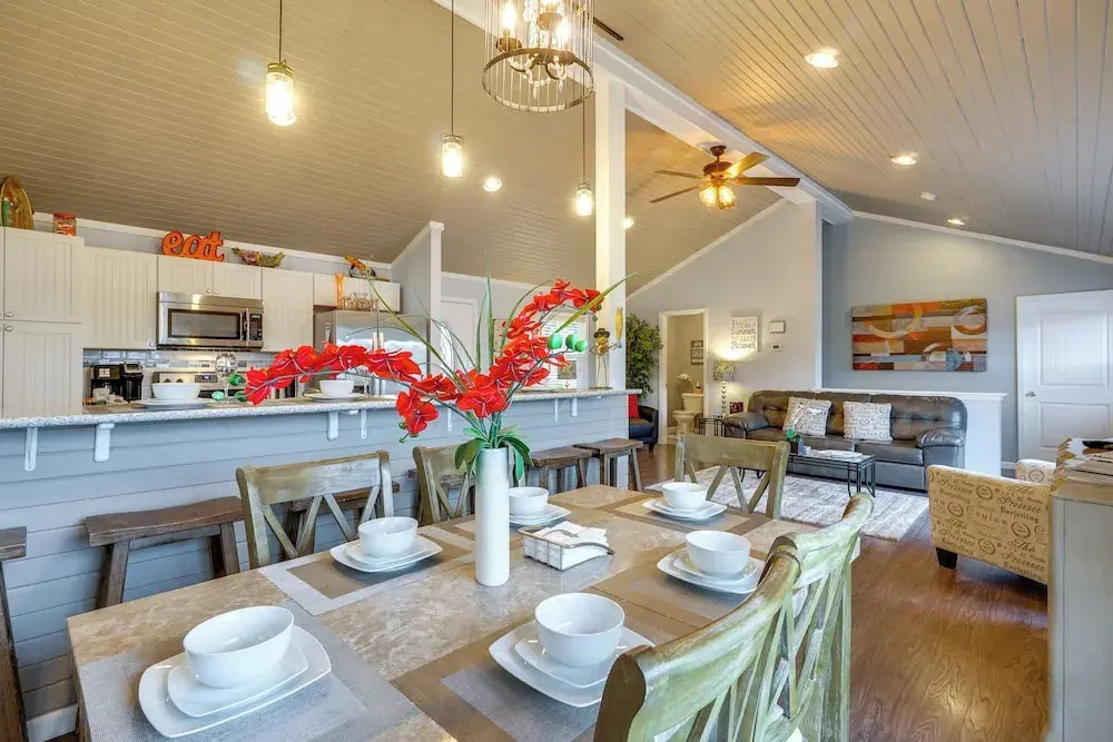 Families Welcome! Lake Ozark Getaway w/ Boat Slip