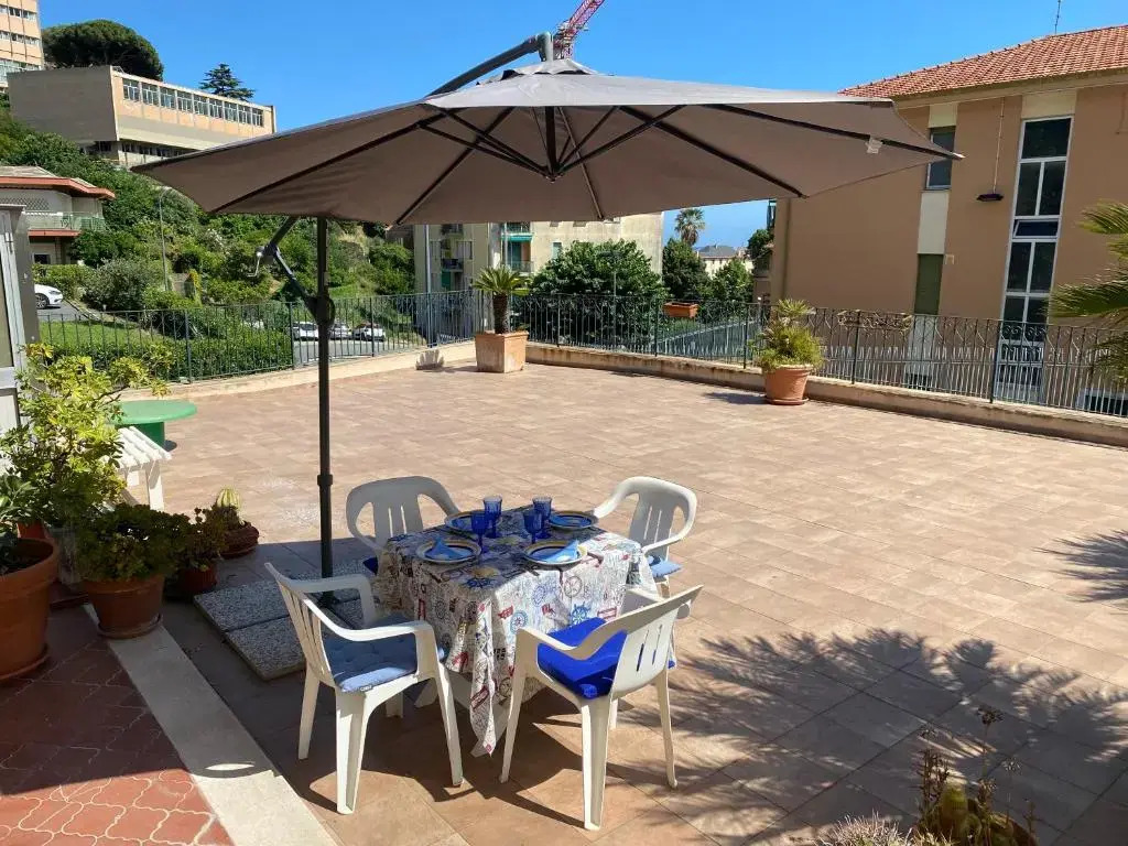 Vivi La Mia Liguria - Esclusivo appartamento con terrazzo e giardino