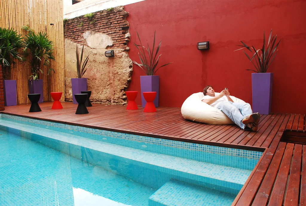 Circus Hostel