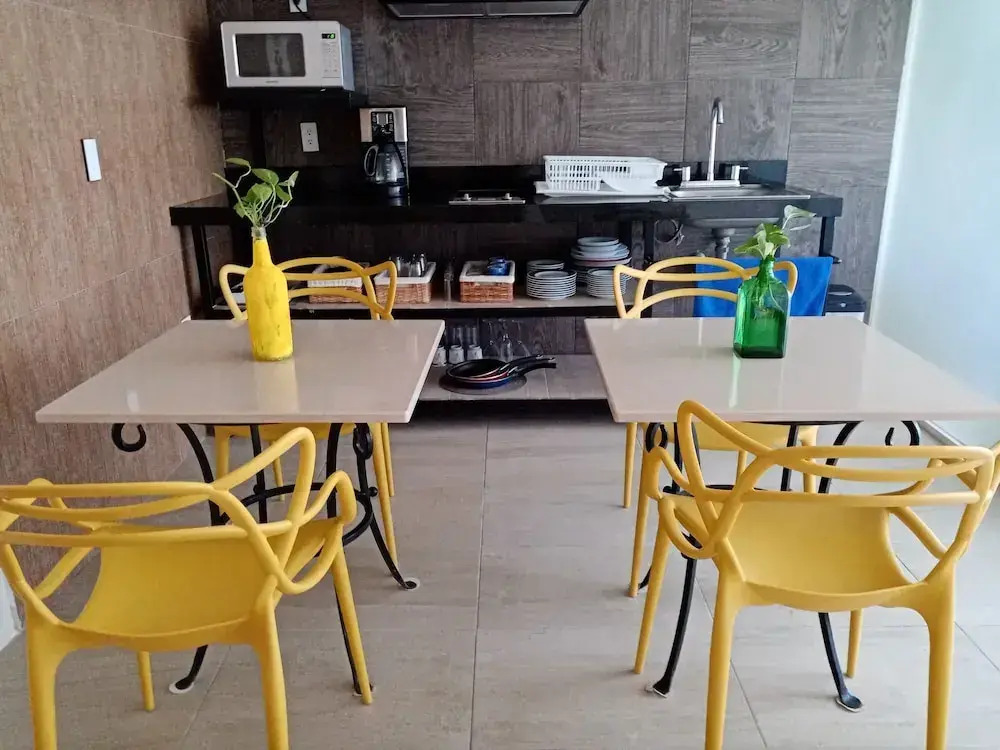 Brisas 10 Beachside Suites