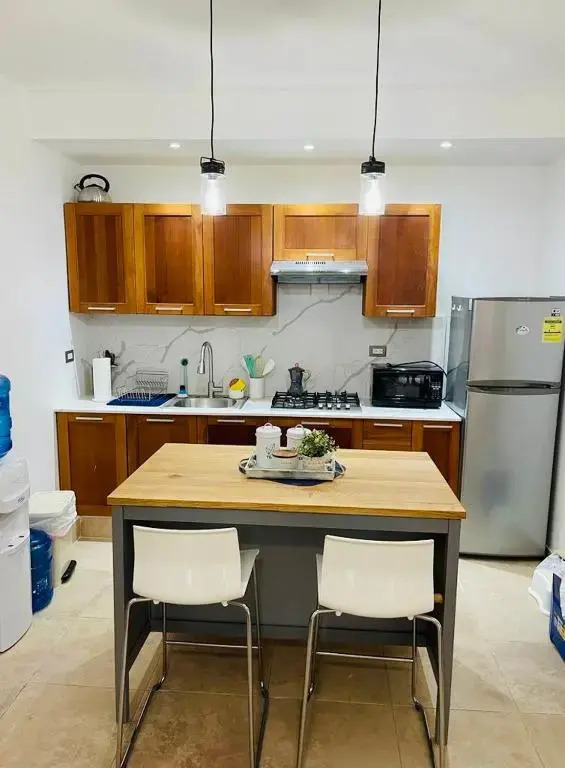Lovely Beachfront 2 bedrooms condo with 2 pools
