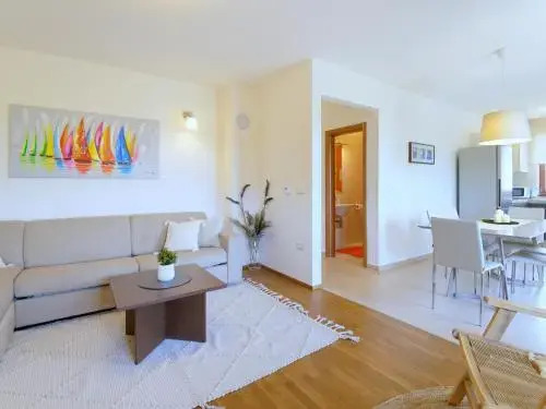 Apartment Enrico - Two Bedroom Apartment with Balcony