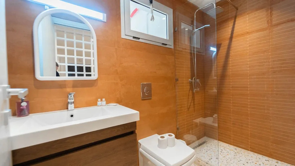 Lake City 1BR Design Apt Berges du Lac
