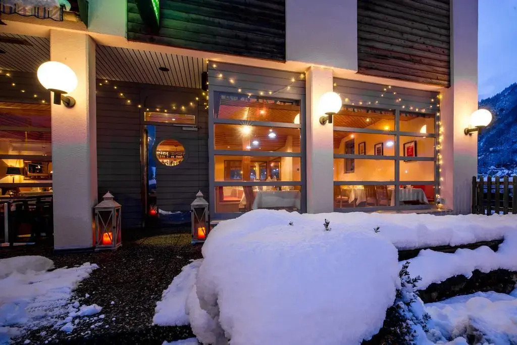Hotel Sherlock Holmes "nur 200m zur Gondelbahn Hasliberg"