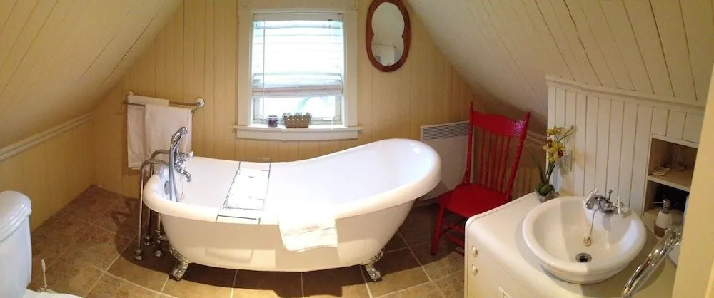 B&B Hillhouse