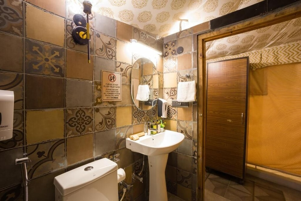 ELIVAAS Zephyr Luxury cottages