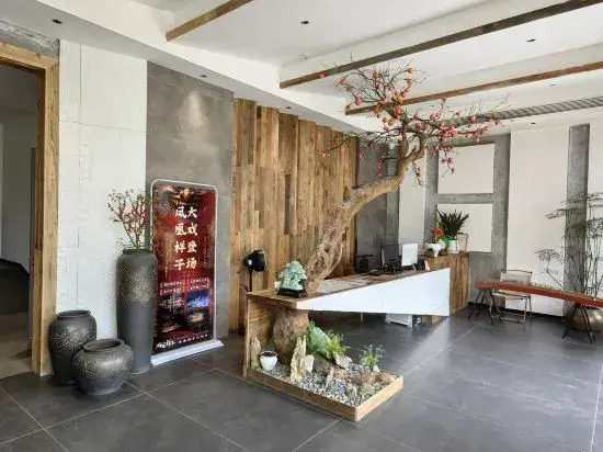 Yuechuang Banshandu Homestay (Hongqiao Tuojiang Store, Fenghuang Ancient Town)