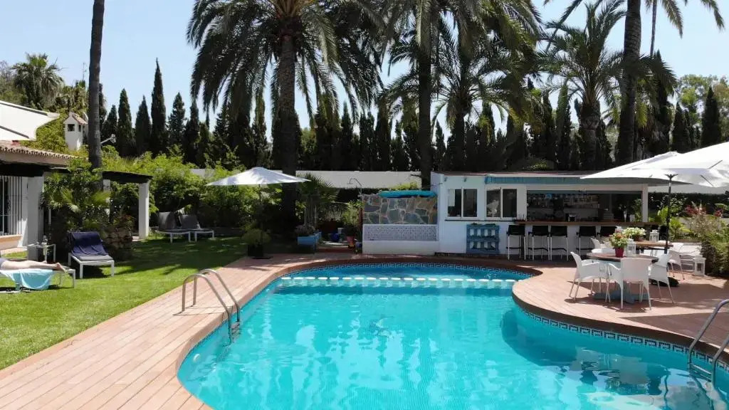 Banus Lodge