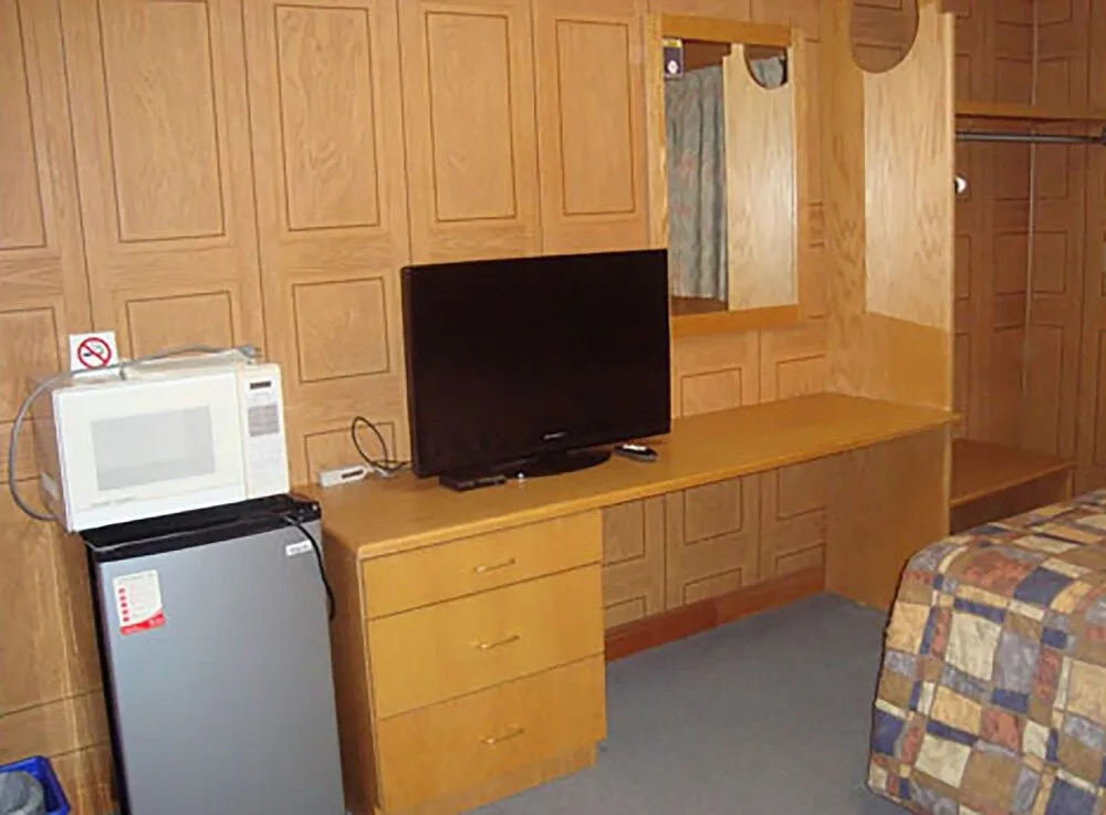 Cedar Lane Motel