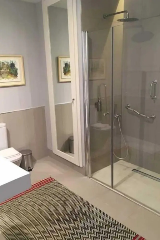 Sevilla Alquila Suites Plaza del Salvador con piscina climatizada