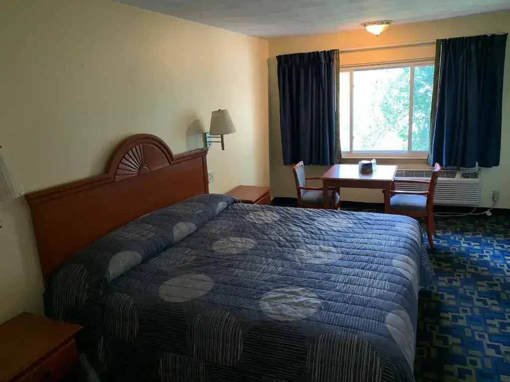 Rumford Motor Inn