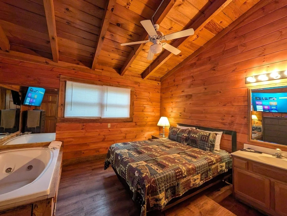 ER23 - Smoky Memories Great Location - Close To Town! 3 Bedroom Cabin by RedAwning