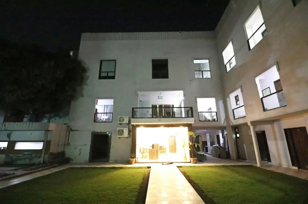 Hotel Rajshri by OYO Rooms