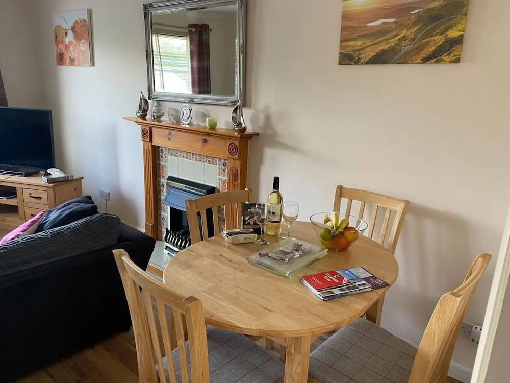 2 Bedroom Sleep 4 House - Private Garden