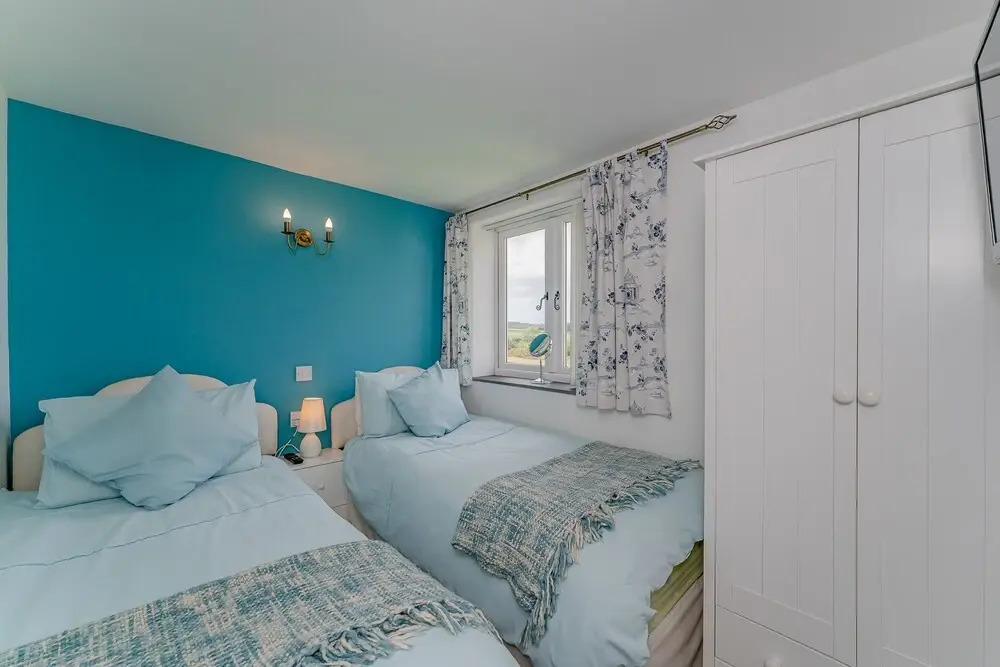 Crown Cottage