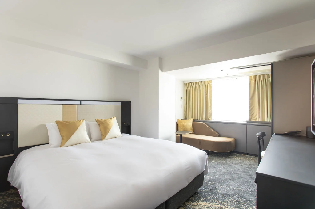 Cross Hotel Osaka