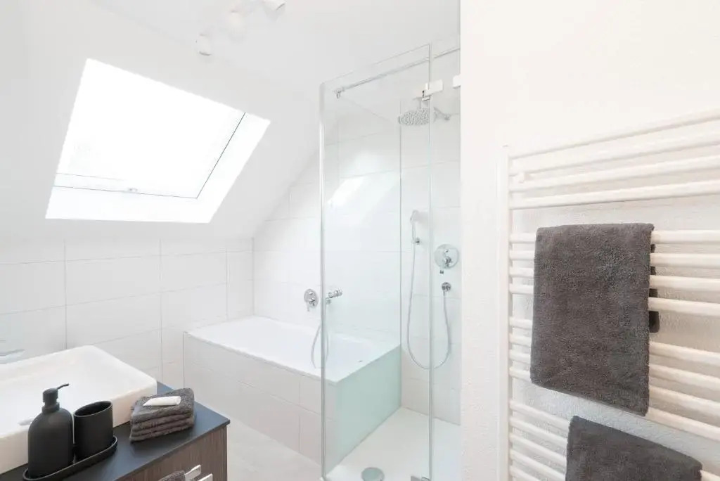 Haus4Zimmer mit Seeblick - einfacher Luxus, pur