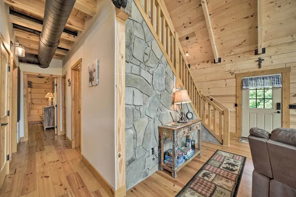 Luxe Log Cabin w/ Modern Finishes & Mtn Views