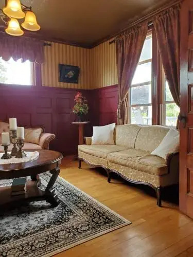 The Home Place Inn