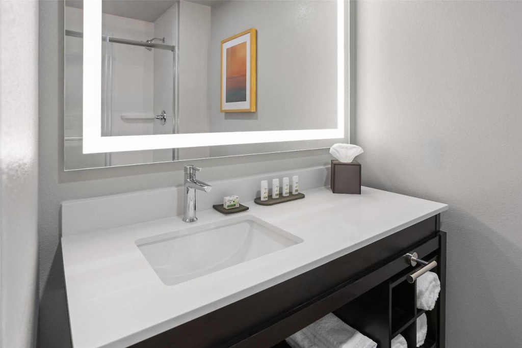 La Quinta Inn & Suites by Wyndham Phoenix West / Glendale
