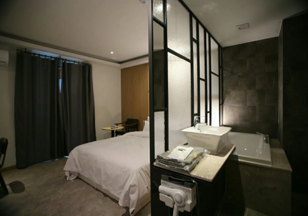 Pyeongtaek Moon Hotel