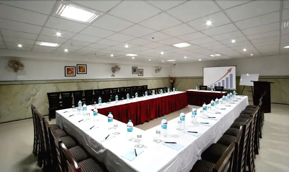 FabHotel Kingston