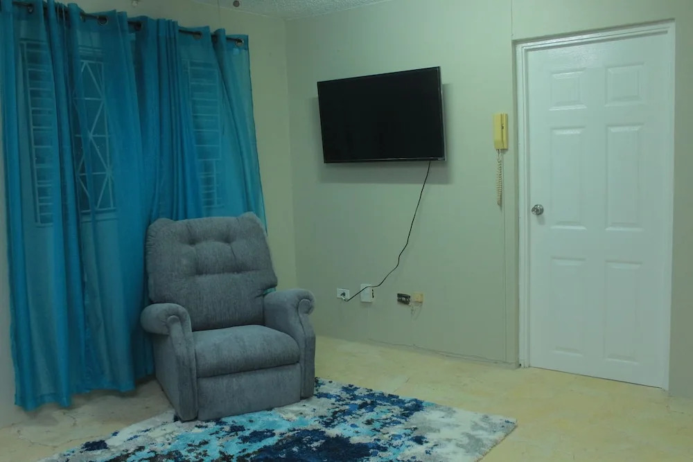 Kingston Guest Apt at Oakland