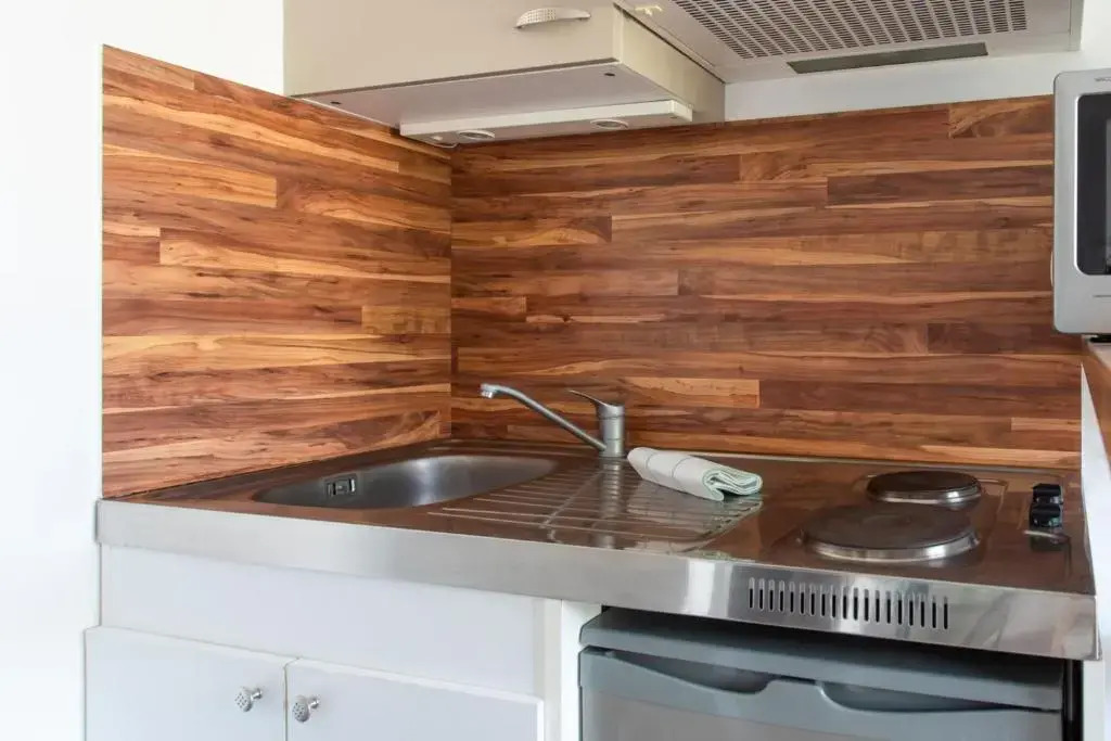 Nice Studio with balcony in quiet residence close to all amenities
